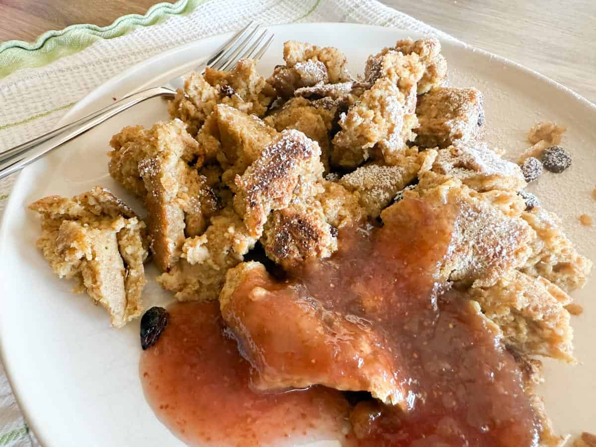 Golden fried chicken served with savory gravy, featuring fresh milled flour for a nutritious twist.